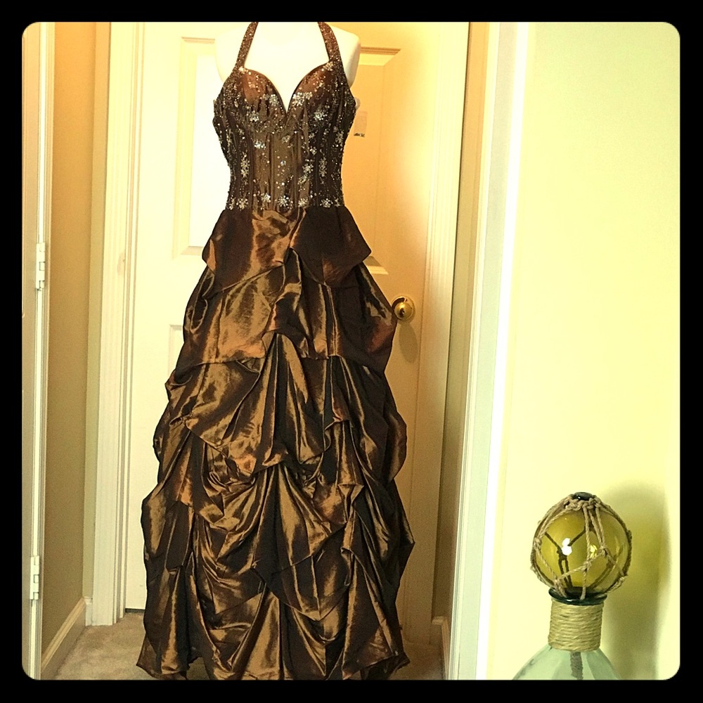 Cinderella_HalterGown w/Scarf_New